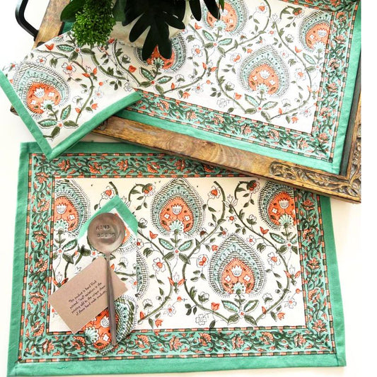 Indian Floral Placemat & Napkin Set of 2 in Turtle Beach